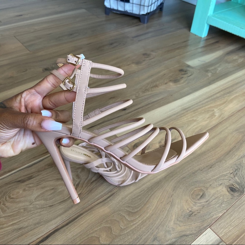 Fashion Nova NWOT Tan Heels 8.5